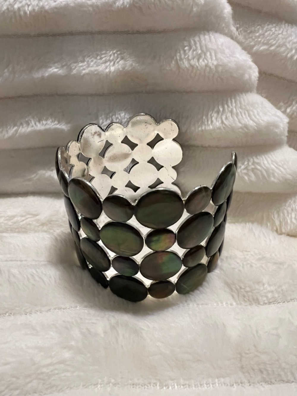 Iridescent Green Pearl Disc Stones Cuff Bracelet - Picture 4 of 7